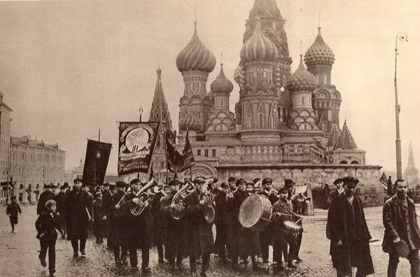 Cuộc diễu hành trên Quảng trường Đỏ. Ảnh: Englishrussia.