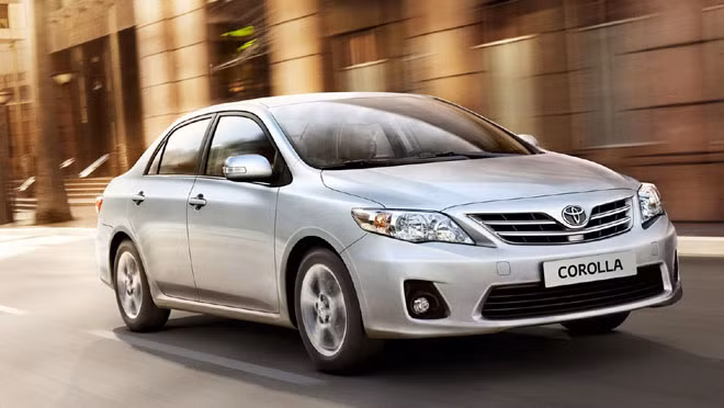 Corolla: Gửi gắm ý niệm về cái đẹp, phong cách của chiếc xe gia đình cỡ nhỏ, Toyota đã chọn cho mẫu xe này cái tên Corolla – tràng hoa bao quanh vùng nhuỵ hoa.