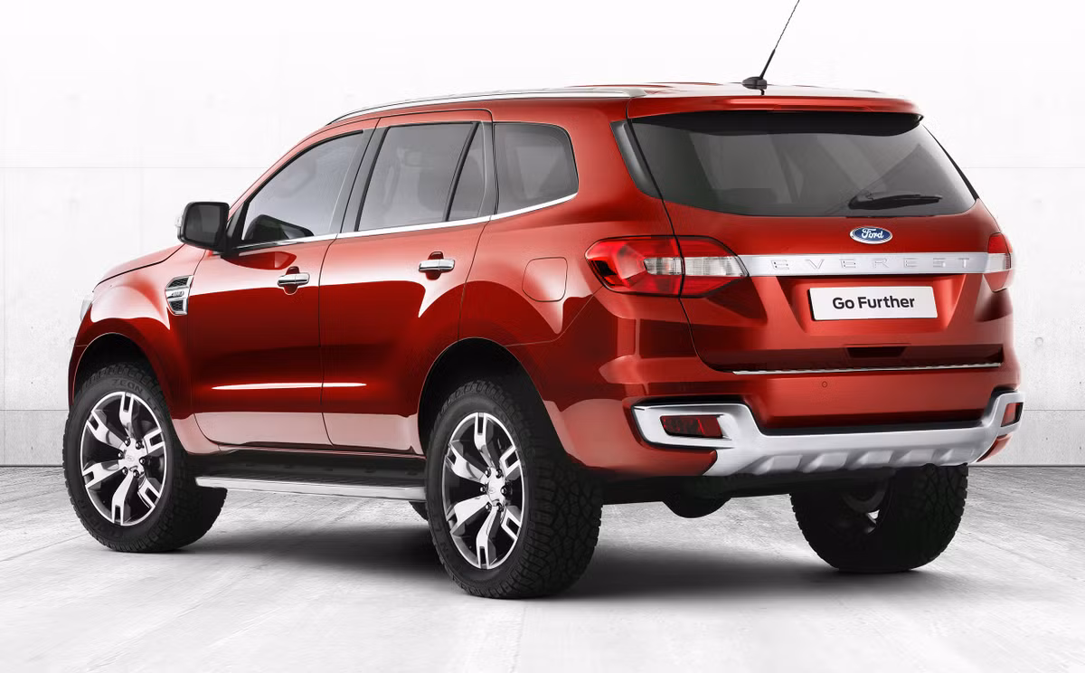 Nhược điểm chính của xe là xe chỉ có phiên bản máy dầu. Hàng ghế thứ 3 của xe chỉ phù hơn cho người có chiều cao khoảng 1m6 và không trang bị tựa đầu (bộ tựa đầu được lắp riêng có giá bán 1,4 triệu đồng). Xe trang bị động cơ dầu 2.5L, 141 mã lực và 330Nm mô-men xoắn. Hộp số tự động 5 cấp hoặc số sàn 5 cấp.