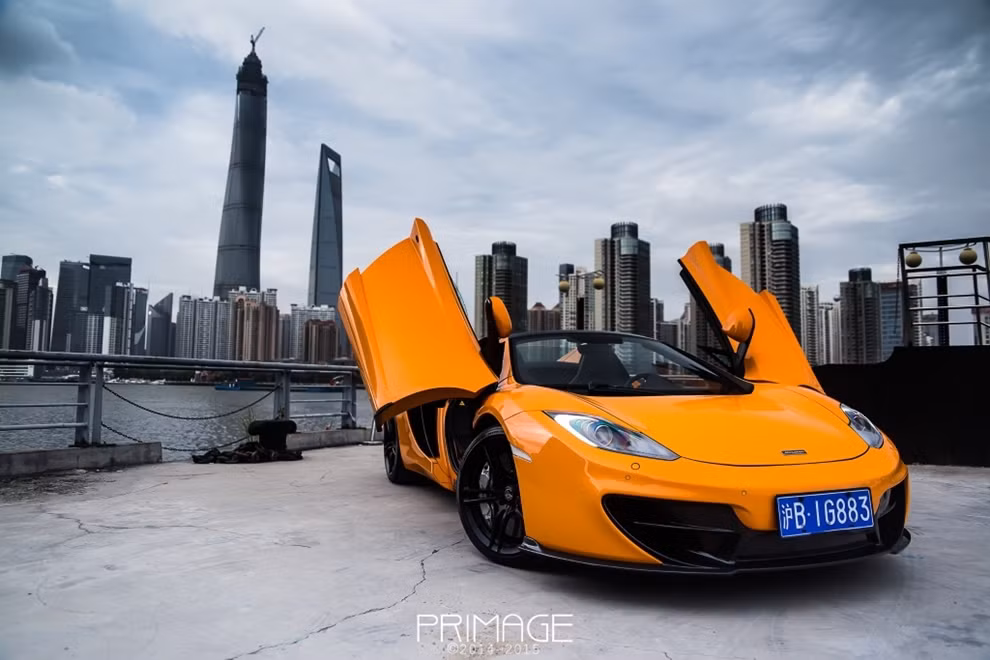 Siêu xe "tầm trung" McLaren MP4-12C với gói độ MSO.