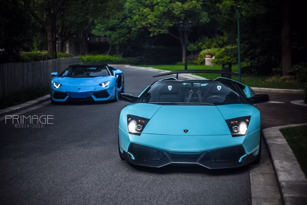 Lamborghini LP640 roadster độ và Aventador có màu sơn độc.