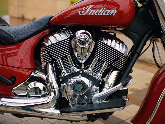Xe vẫn dược đón nhận nồng nhiệt với động cơ V-twin dung tích 1.811 phân khối, khởi động từ không cần chìa khóa.