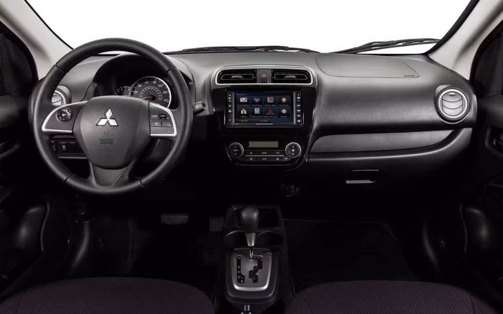 Xe trang bị công nghệ MIVEC với hộp số tự động vô cấp CVT Invecs-III. Mức tiêu thụ nhiên liệu theo công bố của nhà sản xuất chỉ 4,7 lít/100km.