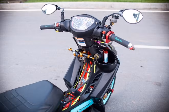 Xe được lắp trợ lực tay lái hiệu Hyper Pro.