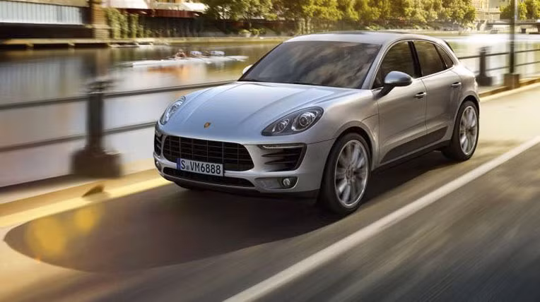 Porsche Macan dự kiến trình làng đầu tháng 10 này với giá bán khởi điểm từ 2,69 tỷ đồng.