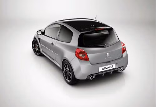 Hiện Renault Clio RS có 4 tùy chọn màu sắc cho khách hàng gồm vàng, đỏ, đen và ghi.
