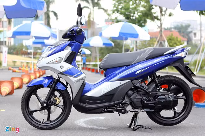Thế hệ Nouvo thứ 6 được Yamaha tung ra thị trường với 3 phiên bản SX, RC và GP. Sự khác biệt của những phiên bản này không chỉ đến từ màu tem xe, bởi phiên bản RC và GP được trang bị thêm chức năng định vị xe nhờ chìa khóa remote.