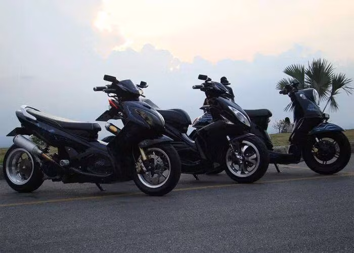 Nouvo "sát thủ" đọ dáng cùng những người anh em khác. Nouvo "sát thủ" đọ dáng cùng những người anh em khác.