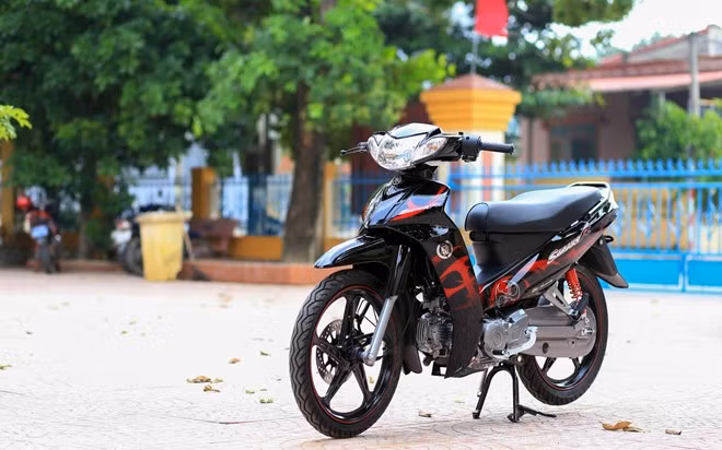 Sirius 2014 phiên bản sử dụng chế hòa khí.