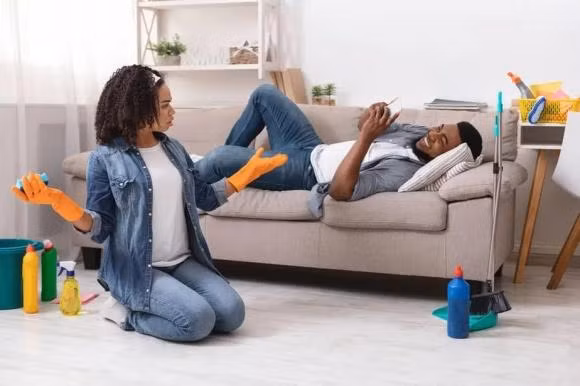 Người đàn ông sau khi kết hôn cần gánh vác rất nhiều trọng trách, nếu lười ăn, lười làm, sinh ra thói hưởng lạc, thì hoàn cảnh kinh tế gia đình sẽ gặp khó khăn, dễ dẫn đến cảnh vợ bỏ nhà ra đi vì bất bình, cũng là nguyên nhân chủ yếu khiến gia đình rơi vào cảnh lầm than. 
