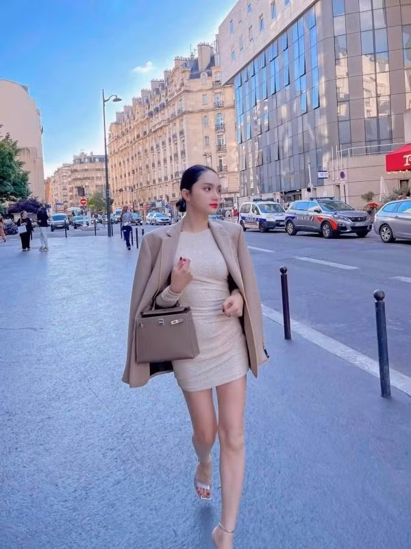 Huong Giang cam tui 600 trieu 'moi trom xoi' khien fan lo nom nop-Hinh-4