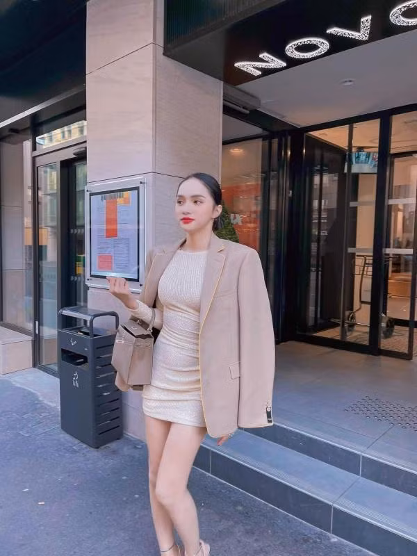 Huong Giang cam tui 600 trieu 'moi trom xoi' khien fan lo nom nop-Hinh-5