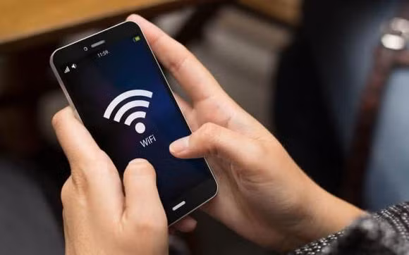Phat hien nha nghi, khach san co ket noi wifi la, nen roi di ngay