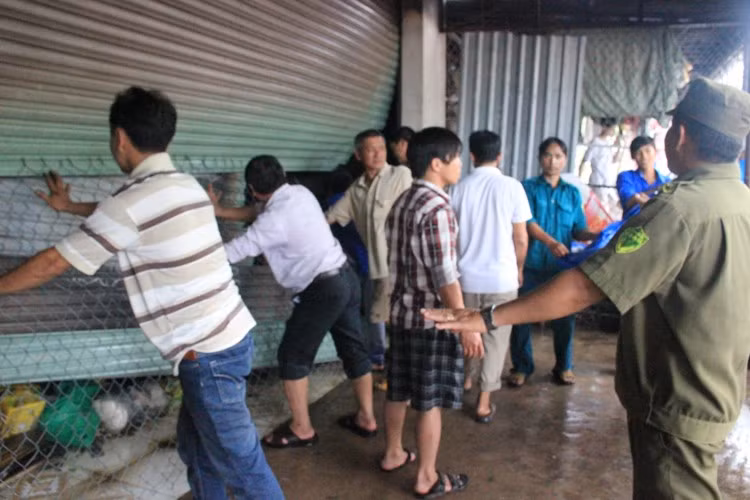 Hiện trường đang được phong tỏa để cơ quan CSĐT Công an tỉnh Bà Rịa-Vũng Tàu tiến hành làm rõ.