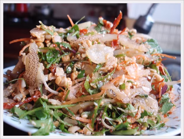 Nộm sứa.