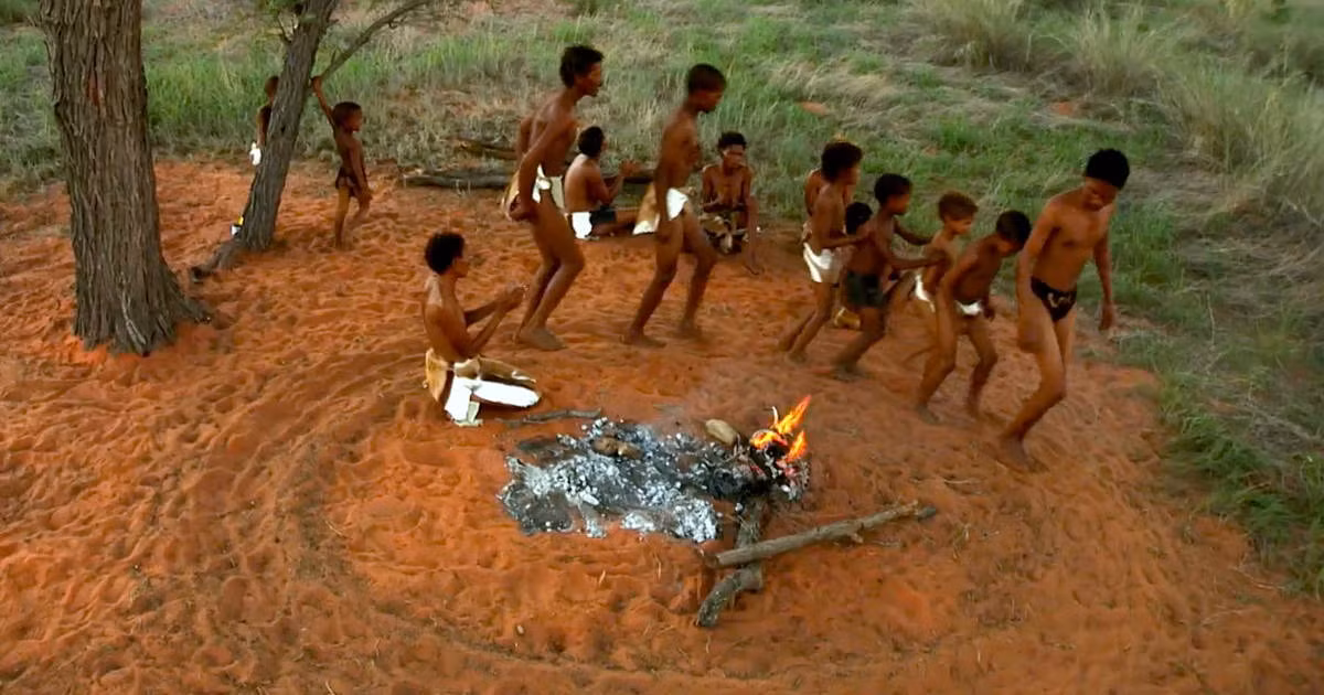  18. Cảnh quan văn hóa Khomani (Nam Phi) nằm ở biên giới của Nam Phi với Botswana và Namibia, là nơi người Khomani San hình thành những phương thức sinh tồn trong điều kiện khắc nghiệt của sa mạc. Ảnh: UNESCO.