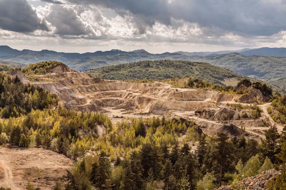  Vùng mỏ Roşia Montană (Romania), khu định cư gắn liền với hoạt động khai khoáng kéo dài từ thời tiền sử cho đến thời La Mã, thời Trung cổ và thời hiện đại. Ảnh: Fabrice Droulers.