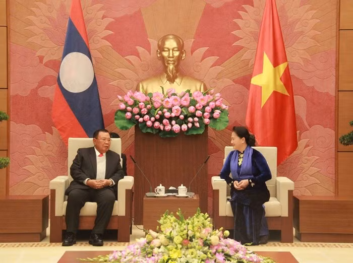 Tại cuộc hội kiến với Tổng Bí thư, Chủ tịch nước Lào, Chủ tịch Quốc hội Nguyễn Thị Kim Ngân khẳng định chuyến thăm Việt Nam của ông Bounnhang Vorachith lần này là sự kiện chính trị quan trọng, là dấu mốc có ý nghĩa lịch sử trong quan hệ giữa hai nước, mang đến cho Quốc hội và nhân dân Việt Nam những tình cảm sâu đậm, tình hữu nghị vĩ đại, tình đoàn kết, sự gắn bó thủy chung, trong sáng của Đảng, Nhà nước và nhân dân Lào.