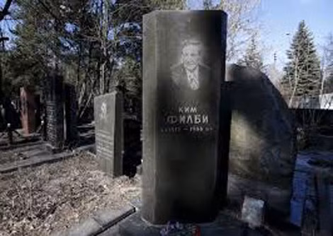 Mộ phần Kim Philby tại nghĩa trang Kuntsevo.