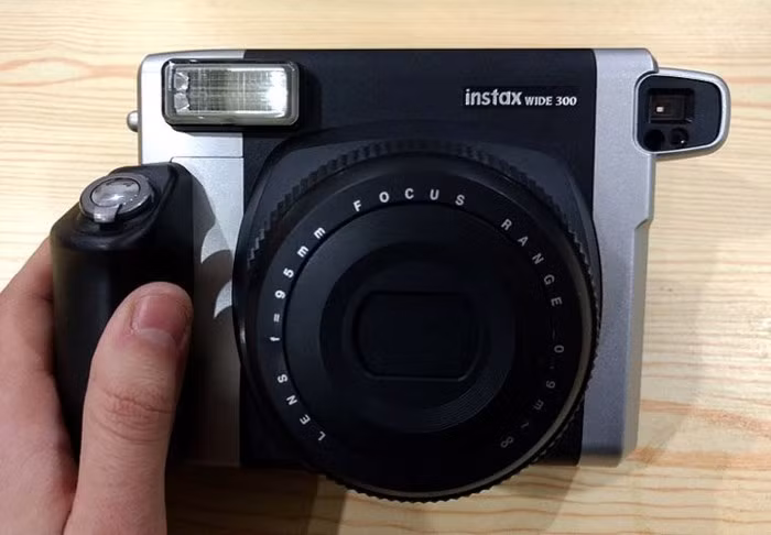 Lomo'Instant Wide dành cho các nhiếp ảnh gia đam mê sáng tạo. 8 máy ảnh có thể ghi lại khoảnh khắc tuyệt vời đêm Giáng sinh - Ảnh 7