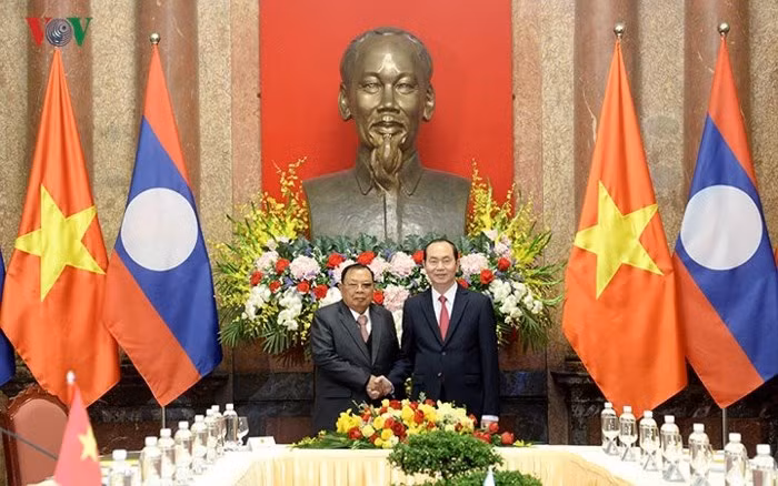 Cũng trong sáng 20/12, tại Phủ Chủ tịch, Chủ tịch nước Trần Đại Quang đã hội kiến với Tổng Bí thư Ban Chấp hành Trung ương Đảng Nhân dân Cách mạng Lào, Chủ tịch nước CHDCND Lào Bounnhang Vorachith.