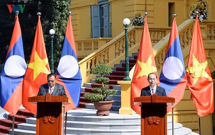 Ngay sau cuộc hội kiến, tại khuôn viên Phủ Chủ tịch, Chủ tịch nước Trần Đại Quang và Tổng Bí thư, Chủ tịch nước Lào Bounnhang Vorachith đã tham dự cuộc họp báo chung, tuyên bố bế mạc Năm Đoàn kết hữu nghị Việt Nam - Lào, Lào - Việt Nam 2017.