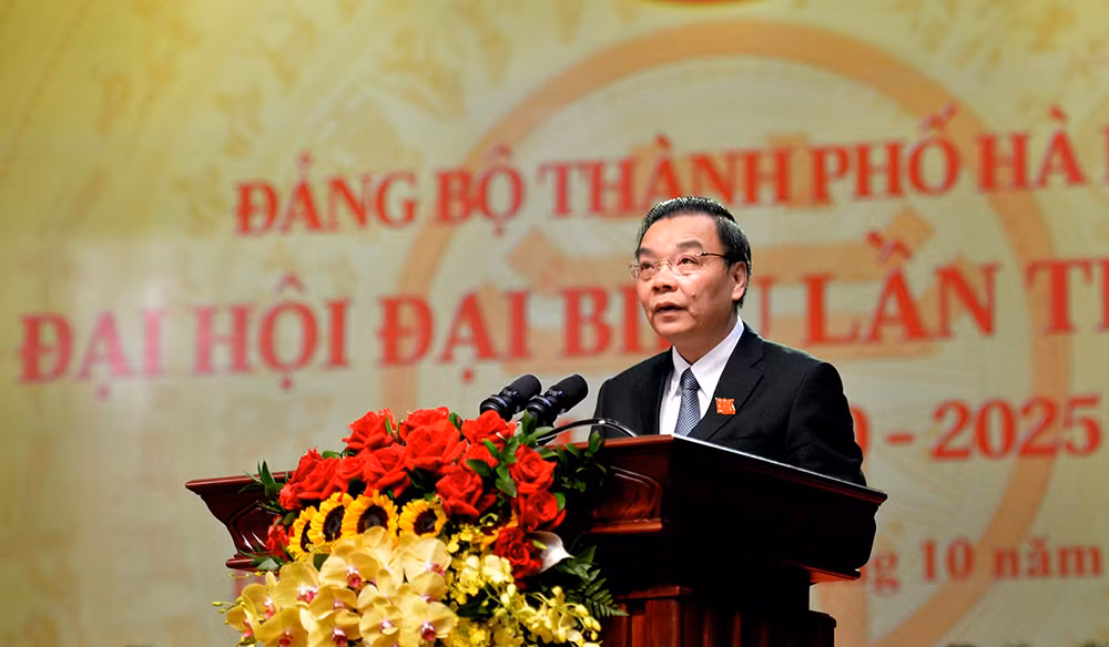 Ong Vuong Dinh Hue tai dac cu Bi thu Thanh uy Ha Noi voi 100% so phieu