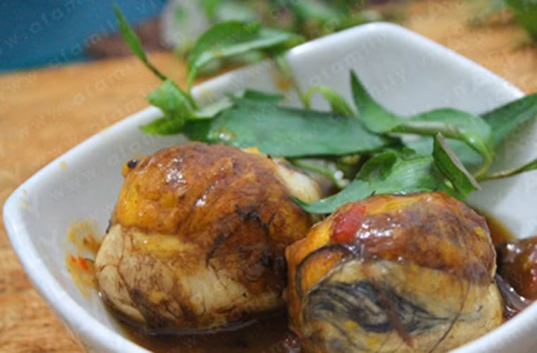 Để đảm bảo, trẻ em chỉ nên ăn tối đa 1 quả trong khi người lớn có thể tẩm bổ 2 qủa mỗi ngày.