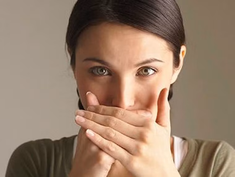 Mệt mỏi. Nhìn chung, mệt mỏi không phải là dấu hiệu đặc trưng của ung thư phổi nhưng khi có cảm giác khó thở, mệt mỏi triền miên thì bạn cũng nên đề cao cảnh giác với căn bệnh.