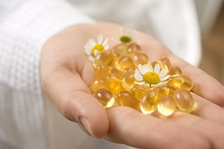 Tránh axit folic từ dưỡng chất bổ sung. Trong khi hấp thụ axit folic từ thực phẩm như rau xanh, các loại đậu góp phần ngừa ung thư tiền liệt tuyến thì dưỡng chất bổ sung này lại không hề có lợi. Nếu buộc phải sử dụng, bạn nên lắng nghe ý kiến tư vấn của các chuyên gia sức khỏe.