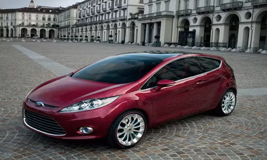 Ford Fiesta: Xe không chỉ sở hữu ngoại hình đẹp mắt mà còn có động cơ 1.0L cao cấp. Nếu so với giá trước đây thì nếu mua xe ở thời điểm hiện tại người mua sẽ tiết kiệm được khoảng 170 triệu đồng.