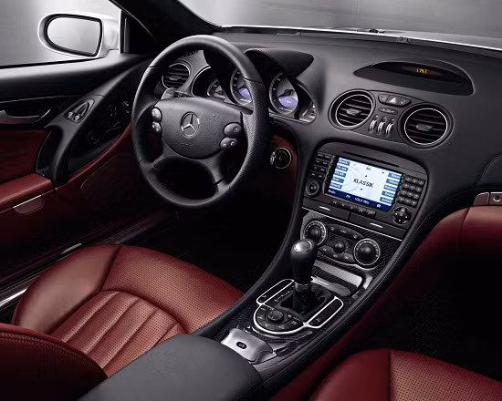 Hệ thống KEYLESS-GO cao cấp của xe.