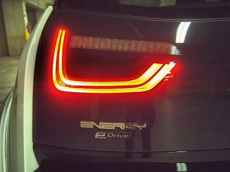 Đèn hậu không có gì thay đổi, cho tín hiệu rõ nét với công nghệ LED thịnh hành.