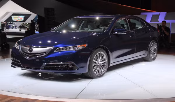 Dự kiến năm 2015, Acura sẽ giảm giá khởi điểm và bổ sung tùy chọn cho TLX. Hiện xe có hai phiên bản, một được trang bị công suất 206 mã lực, động cơ 4 xi-lanh 2.4L 8 cấp, một được trang bị công suất 290 mã lực, động cơ tự động 3.5l V6 9 kỳ.