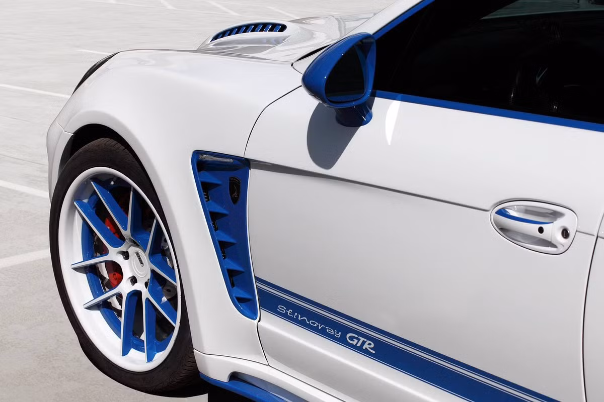 Từng chi tiết của Porsche Panamera Stingray GTR đều rất cuốn hút.