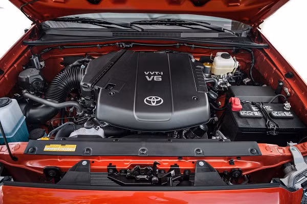 Xe vận hành nhờ động cơ VVT-I V6 tiên tiến nhất phát triển bởi nhà sản xuất Toyota.