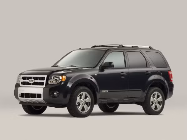 Ford Escape 2012 (dưới 300 triệu đồng): Mẫu xe này sẽ cho mọi người thấy bạn là người có điều kiện kinh tế và là một khách hàng thông thái. Động cơ Ecoboost 4 xi-lanh không những giúp xe đẩy mạnh khả năng tăng tốc mà còn cực tiết kiệm năng lượng.