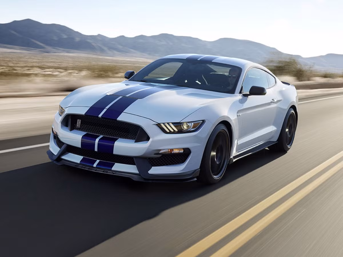 Mẫu xe cơ bắp Mustang mới với tên gọi Shelby GT350 của Ford chính thức được trưng bày tại Los Angeles Auto Show 2014. Mẫu xe cơ bắp Mustang mới với tên gọi Shelby GT350 của Ford chính thức được trưng bày tại Los Angeles Auto Show 2014.