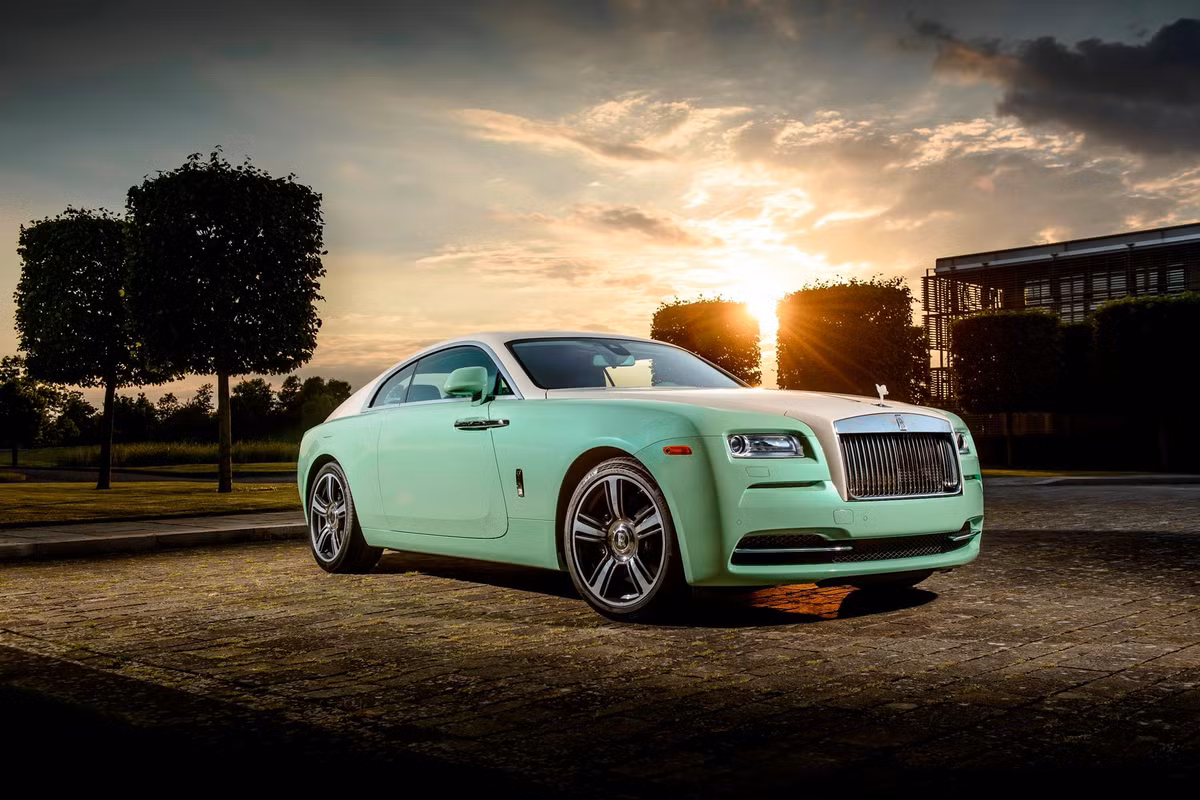 Mẫu Wraith với diện mạo màu xanh lá phối với tông màu kem là một sự sáng tạo tuyệt vời dành riêng cho bộ sưu tập của Michael Flux.
