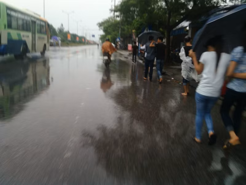 Các công nhân được ra về sớm.