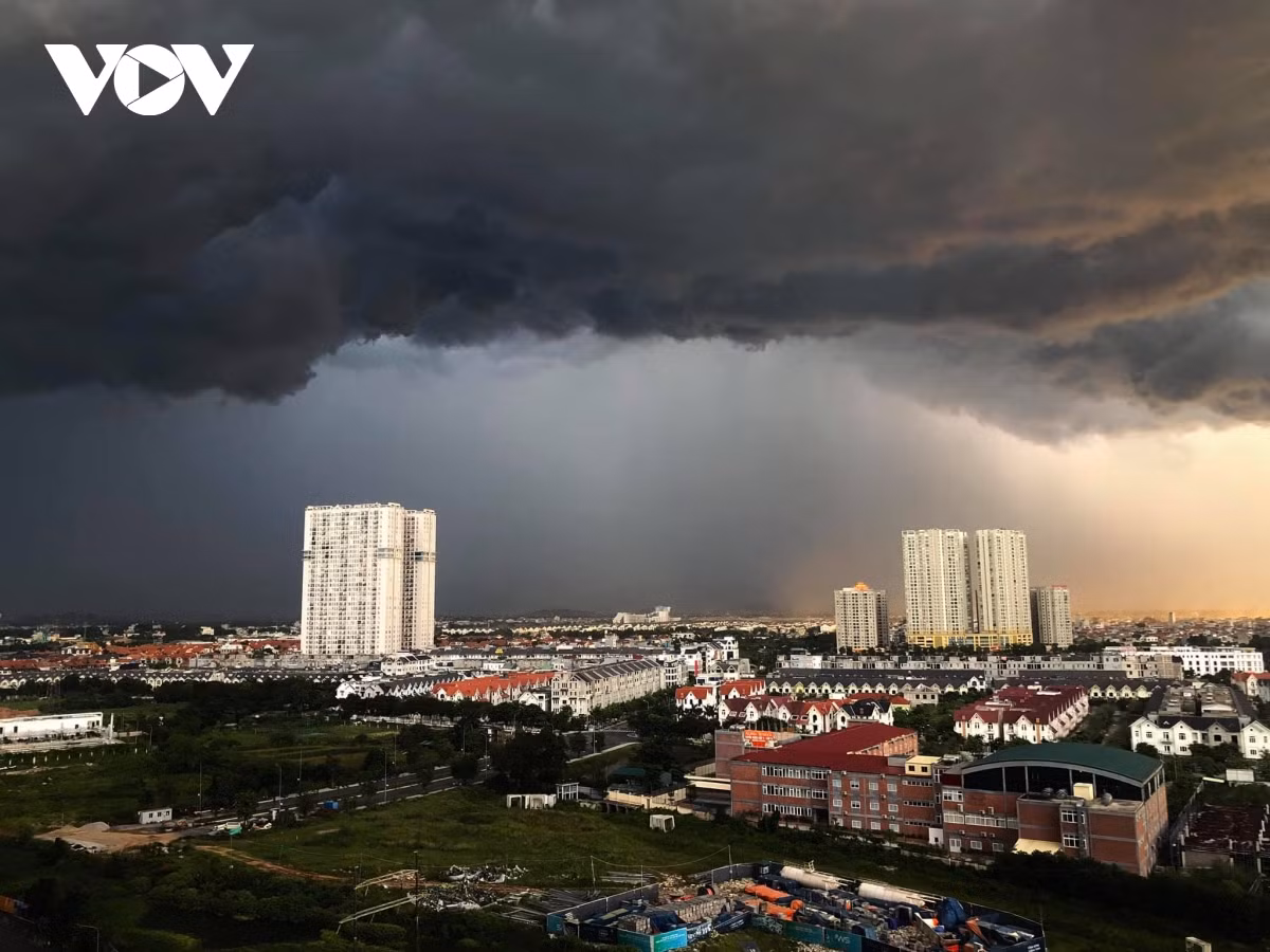 Thời tiết ngày 20/5: Bắc Bộ chiều tối có mưa rào và dông Thoi tiet ngay 20/5: Bac Bo chieu toi co mua rao va dong