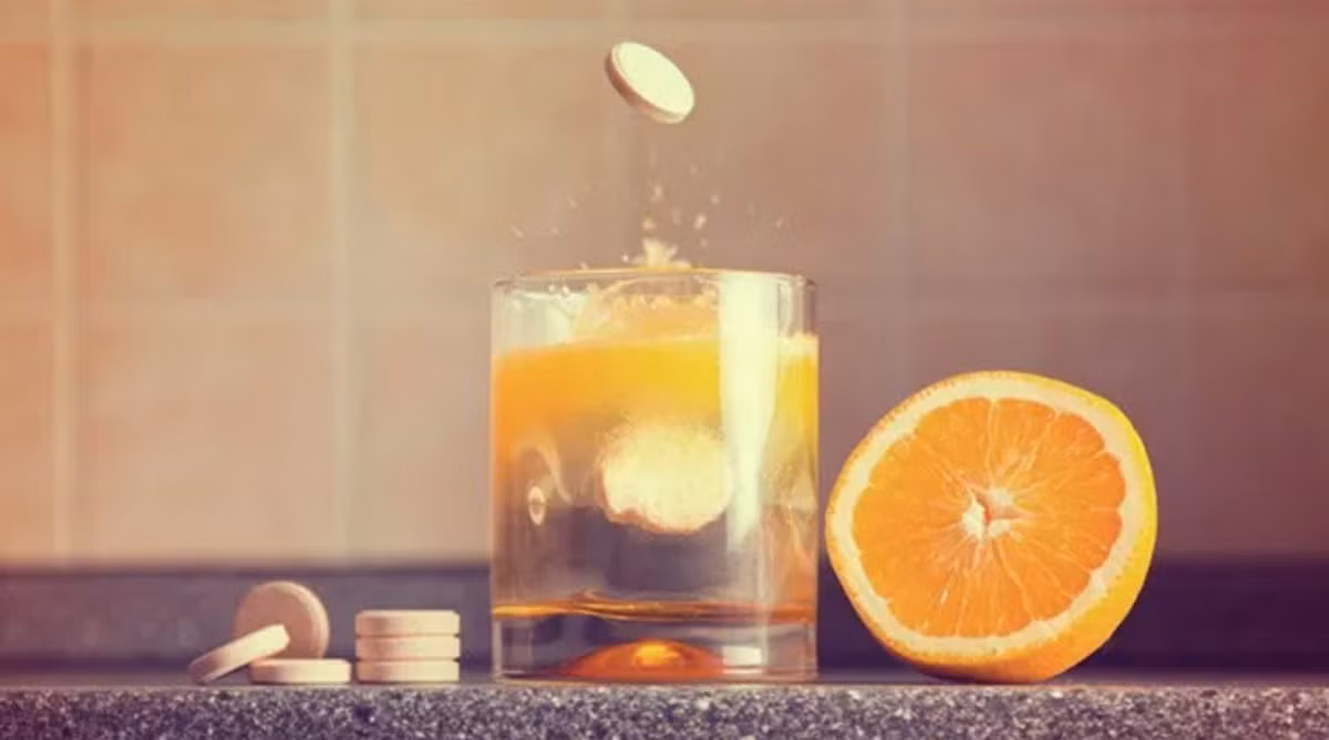 Dieu gi xay ra neu uong vitamin C qua lieu?