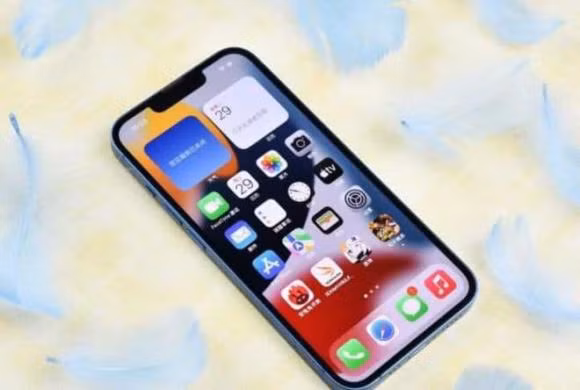 Giua iPhone 11, iPhone 12 va iPhone 13, nen mua cai nao tot hon?-Hinh-3
