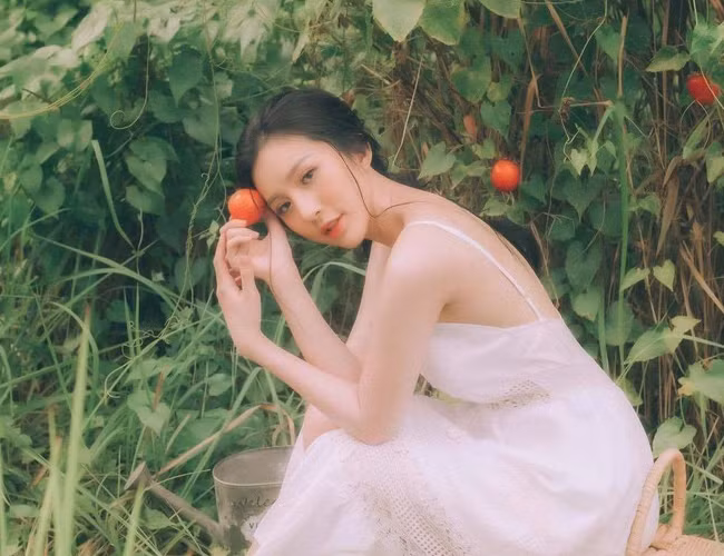 Ít ai biết, trong quá khứ, cô nàng từng bị chê “xấu xí, đô con và có vòng đùi quá khổ”.