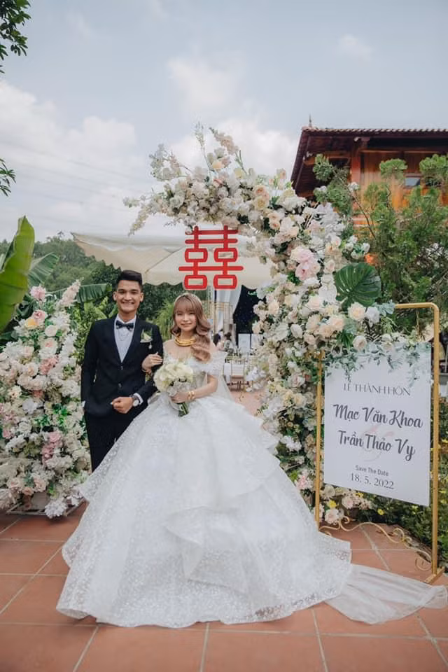 Chiến Thắng cao tay khi bị đuổi khỏi đám cưới Mạc Văn Khoa - Hình 4 Chien Thang cao tay khi bi duoi khoi dam cuoi Mac Van Khoa-Hinh-4