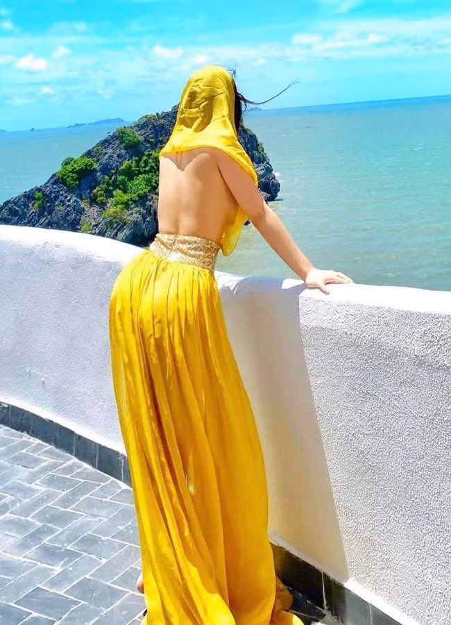 Phương Bora tên thật là Nguyễn Lan Phương. Một trang tin dành cho giới trẻ nổi tiếng của Trung Quốc đã đăng tải hình ảnh của nàng hot girl với câu chuyện trở thành tâm điểm khiến cư dân mạng chú ý. Dưới bình luận, nhiều chàng trai Trung Quốc còn nói vui "muốn cưới cô gái này làm vợ", ''phải lấy người như em''...