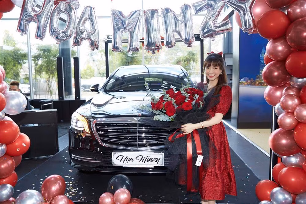 Hoa Minzy phan ung hai huoc khi bi 