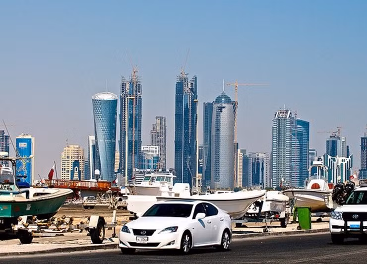 Tại Qatar, những tòa nhà chọc trời "sang xịn" và siêu xe đầy đường là điều rất dễ nhìn thấy.