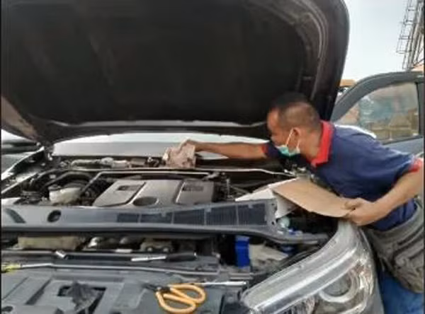 Chong giau quy den trong mui xe, 6 thang sau kiem tra khoc tieng man