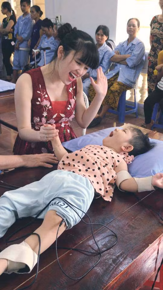 9X nhan nuoi be gai suy dinh duong o Lao Cai gio ra sao?-Hinh-2